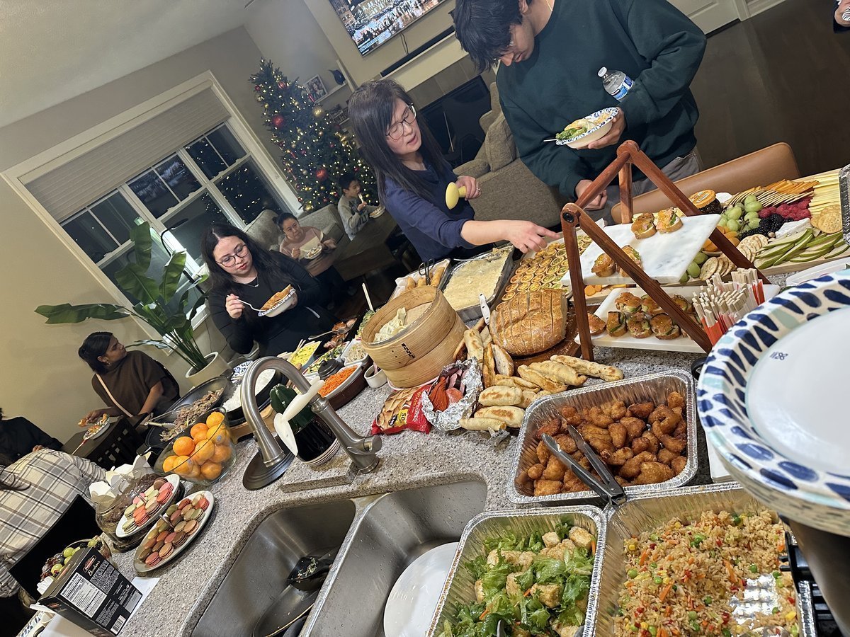 241207 Lab party